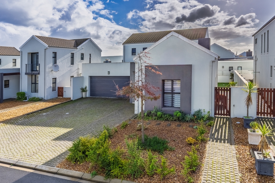 3 Bedroom Property for Sale in Jakarandas Western Cape